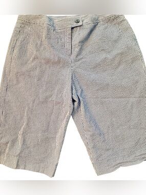 Harvé Bernard Seersucker Blue White Bermuda Shorts Women’s Size 14 Cotton